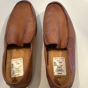 Brown Born men's loafers, size 11, NWT!